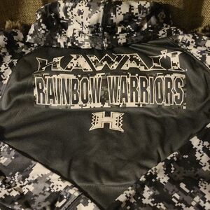 Hawaii Rainbow Warriors Colosseum Black and Gray Athletic Hoodie